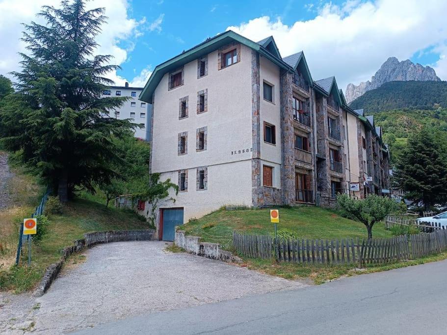 Balaitus Petfriendly - Arafita Apartamentos Sallent De Gallego Exterior photo